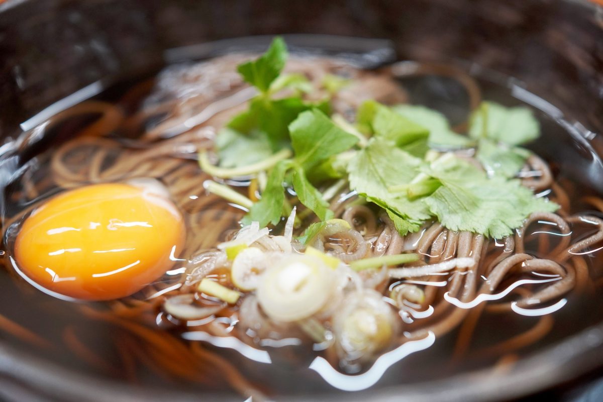 Row egg soba